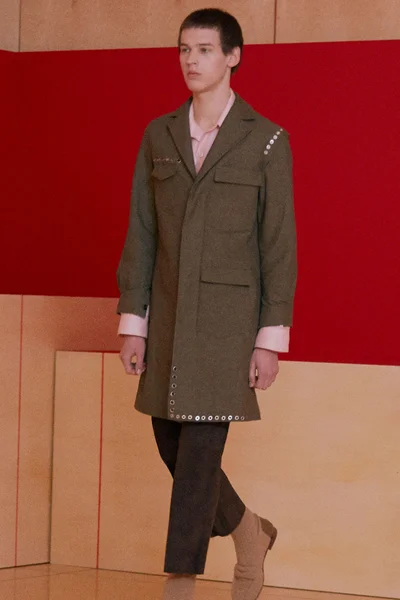 Look 16
